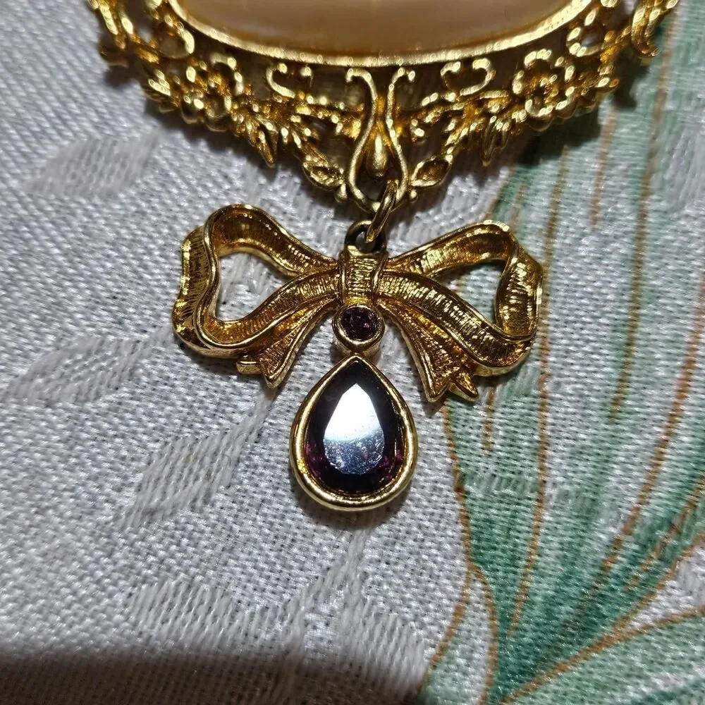 Source Unknown vintage romantic
